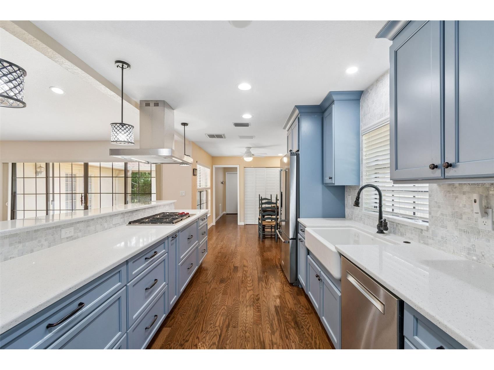 538 Oleander Way S Saint Petersburg FL 33707 TB8516725 image24