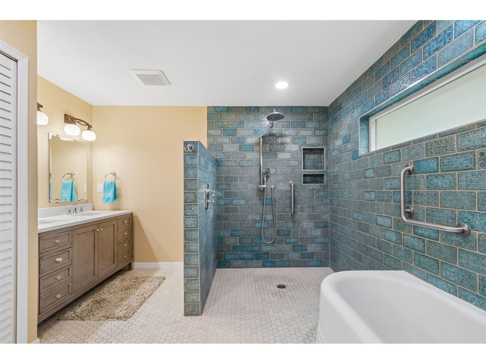 538 Oleander Way S Saint Petersburg FL 33707 TB8516725 image34