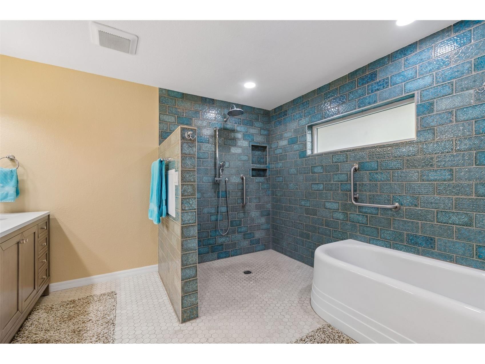 538 Oleander Way S Saint Petersburg FL 33707 TB8516725 image37