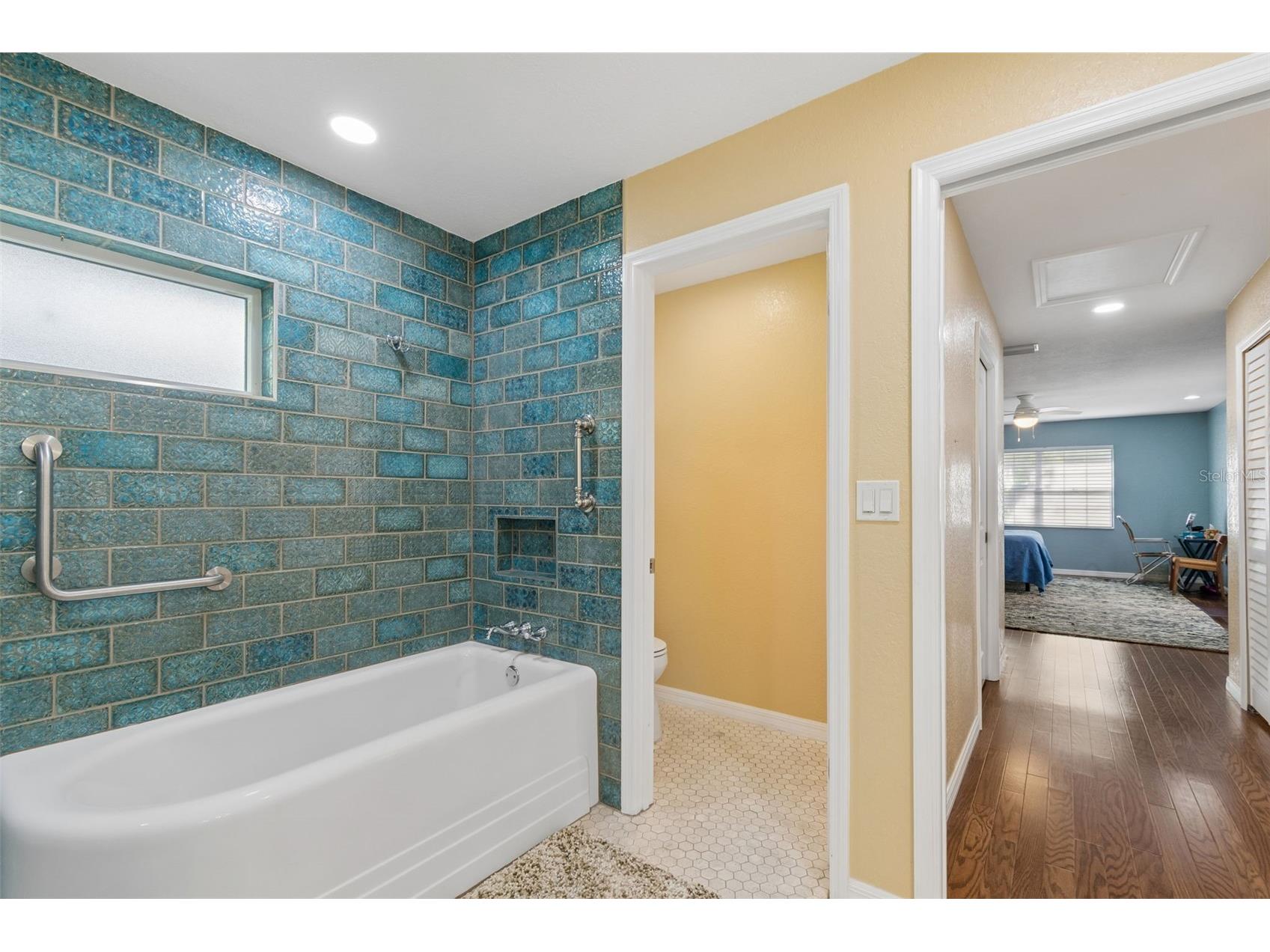 538 Oleander Way S Saint Petersburg FL 33707 TB8516725 image38