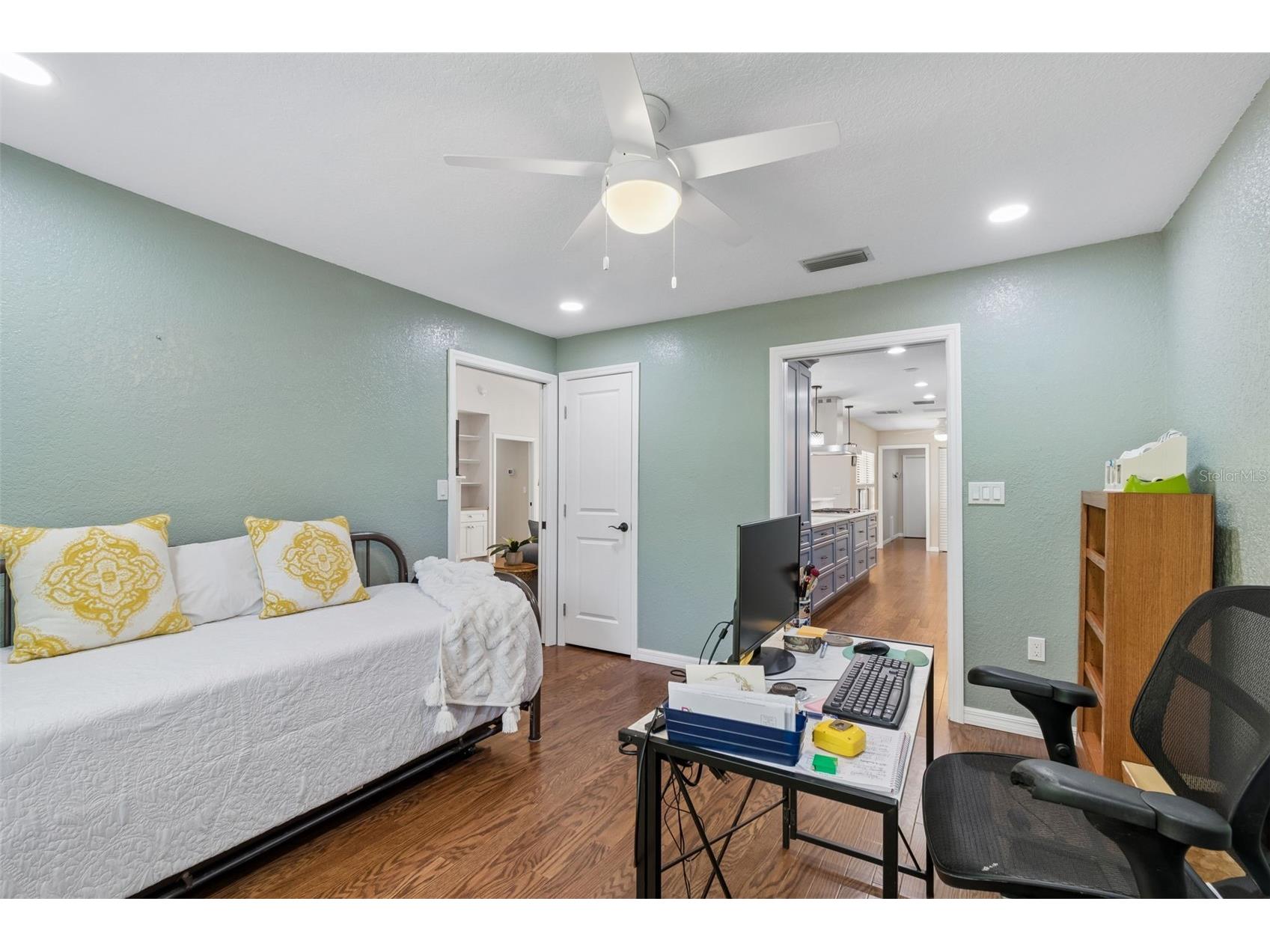 538 Oleander Way S Saint Petersburg FL 33707 TB8516725 image47