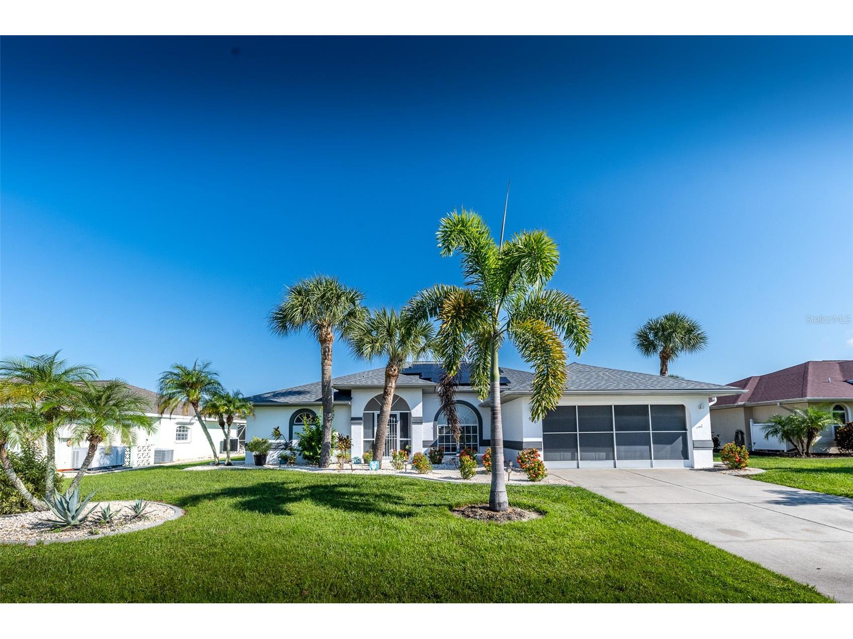 538 W Cashew Punta Gorda FL 33955 C7527623 image1