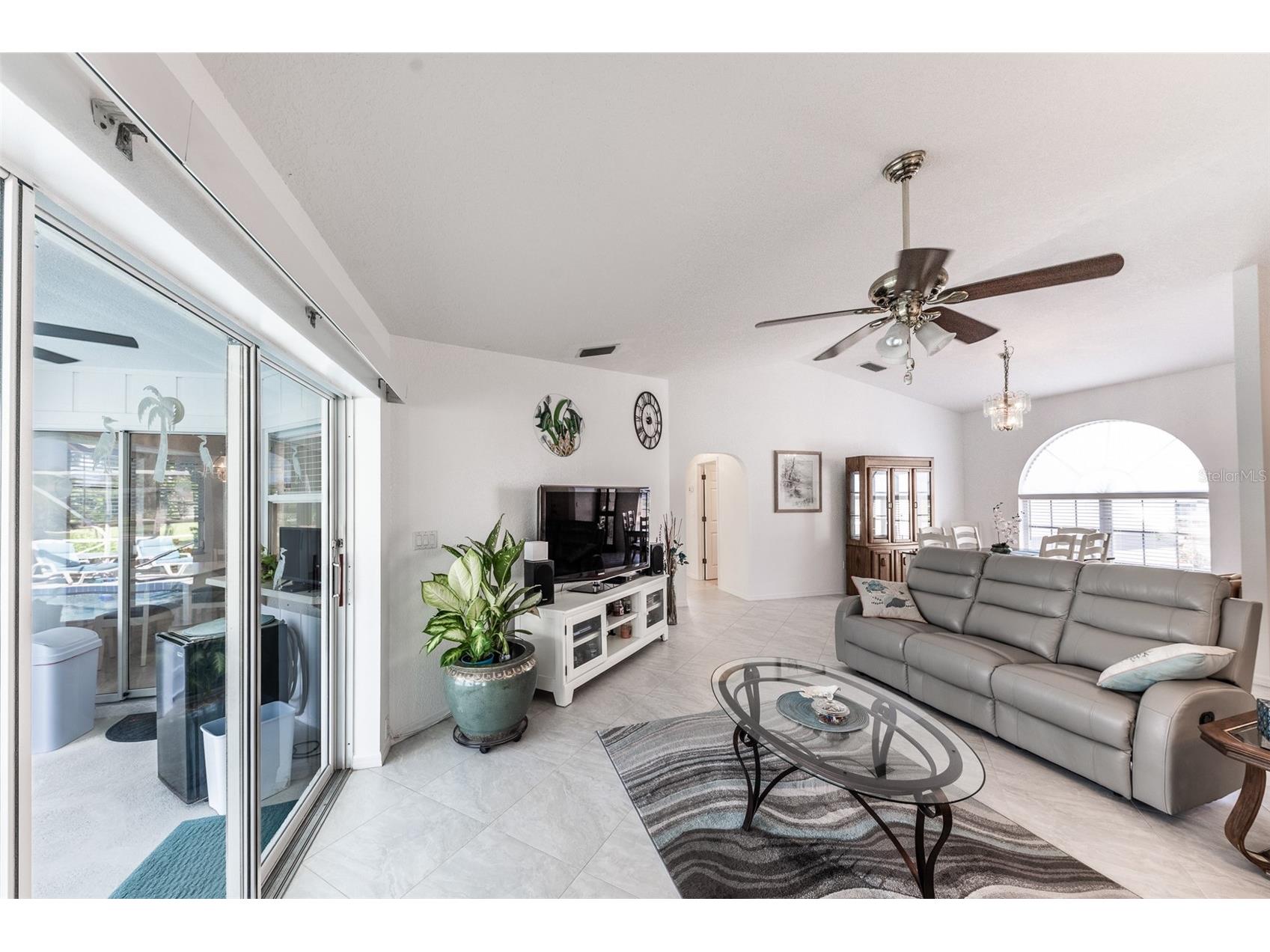 538 W Cashew Punta Gorda FL 33955 C7527623 image10