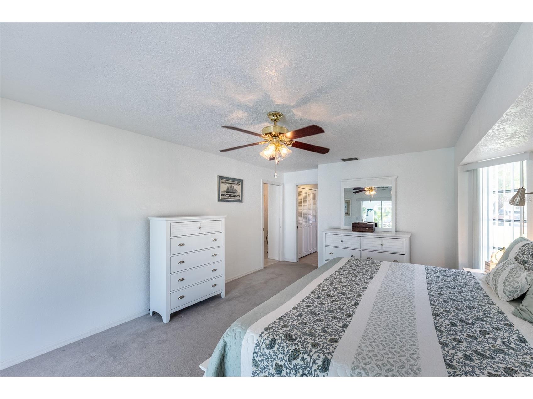 538 W Cashew Punta Gorda FL 33955 C7527623 image15