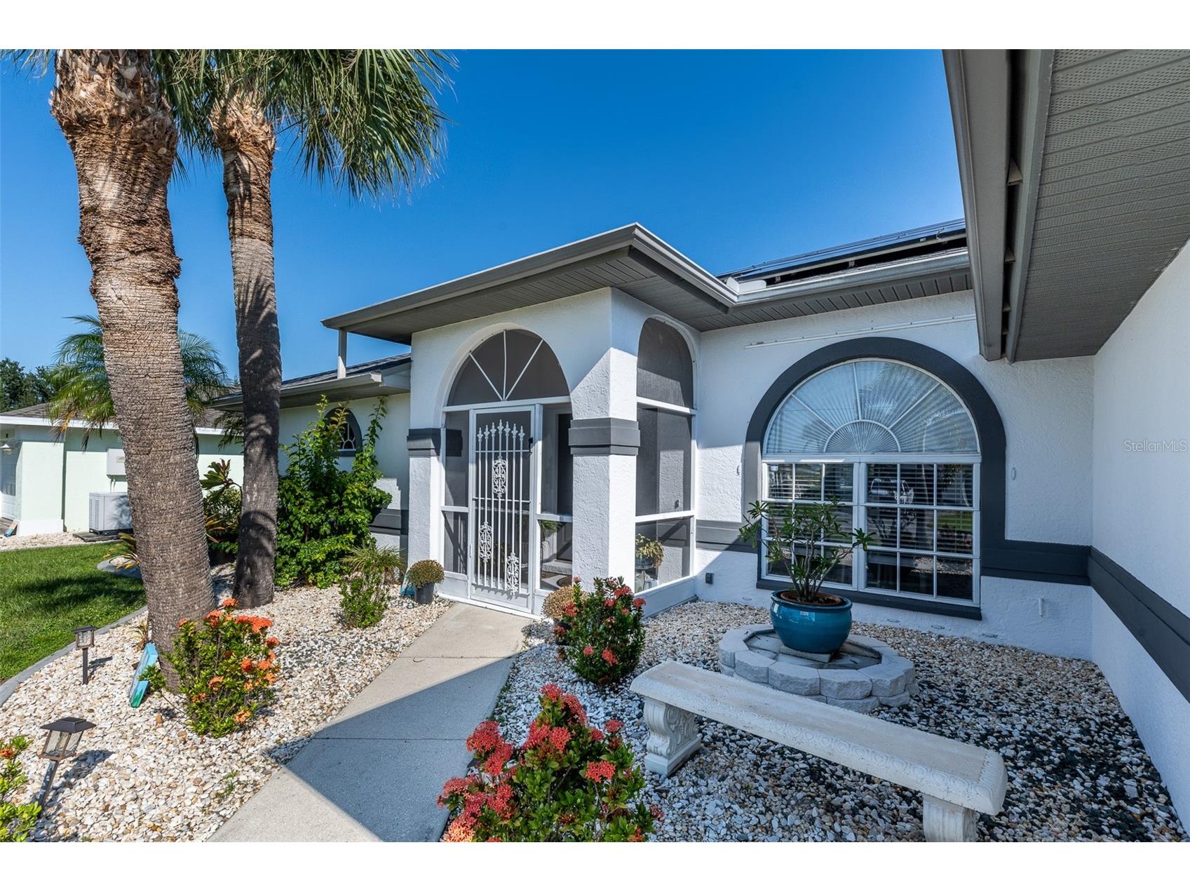 538 W Cashew Punta Gorda FL 33955 C7527623 image2