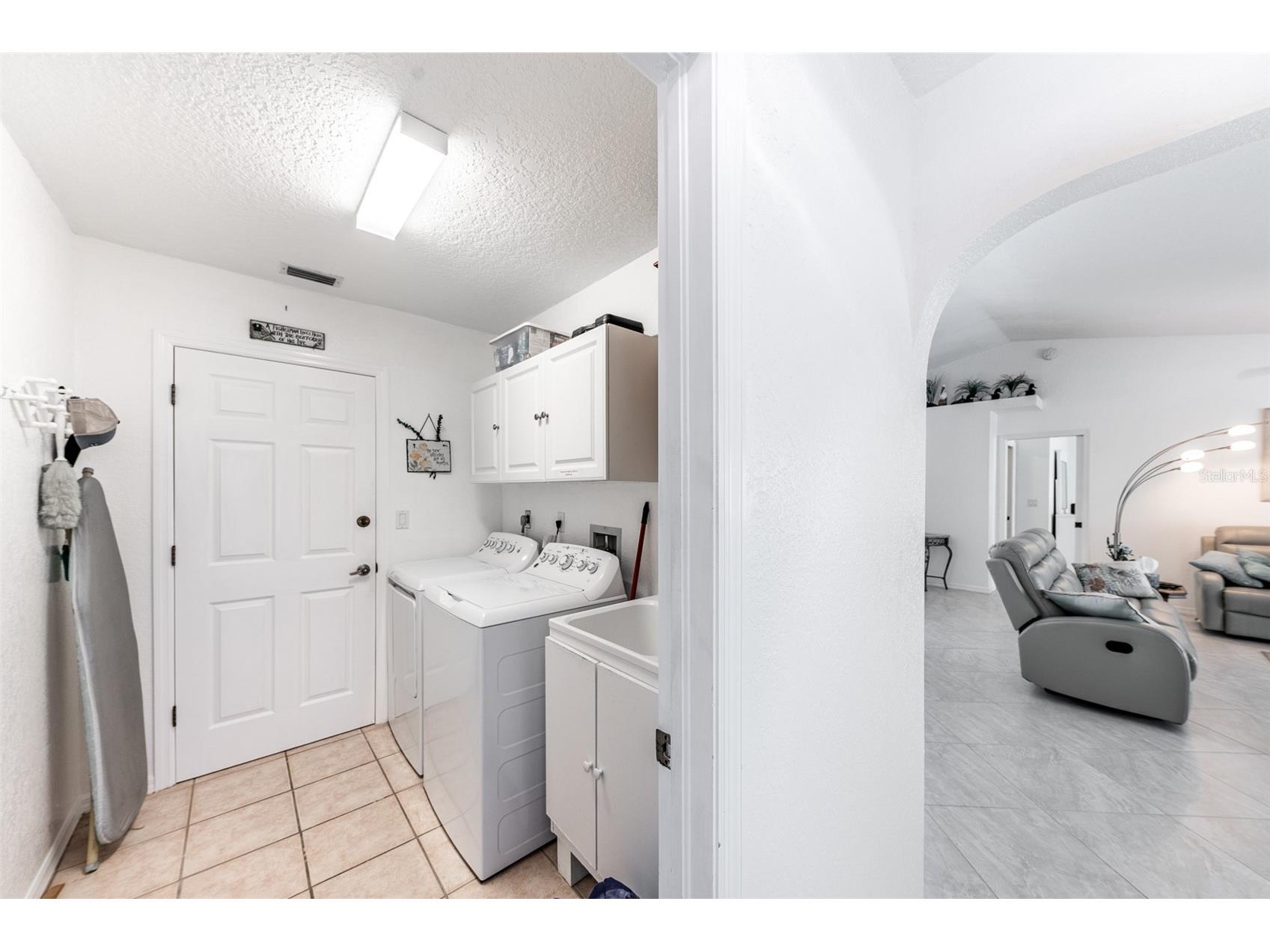 538 W Cashew Punta Gorda FL 33955 C7527623 image30