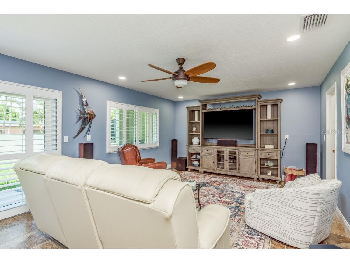 538 Walden Court Dunedin FL 34698 TB8422246 image18