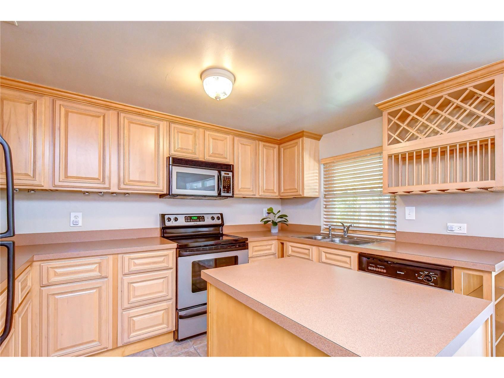 5381 43rd Avenue N Saint Petersburg FL 33709 TB8531855 image17