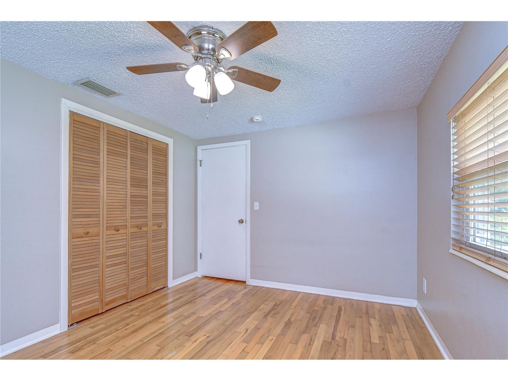 5381 43rd Avenue N Saint Petersburg FL 33709 TB8531855 image19