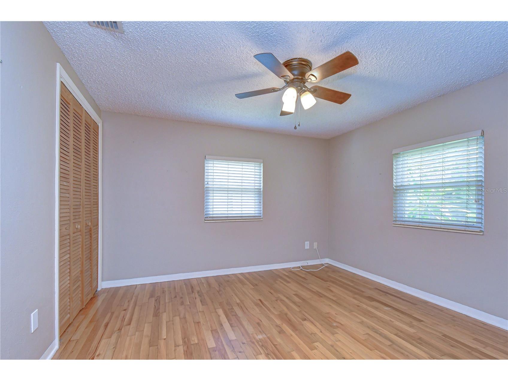 5381 43rd Avenue N Saint Petersburg FL 33709 TB8531855 image20