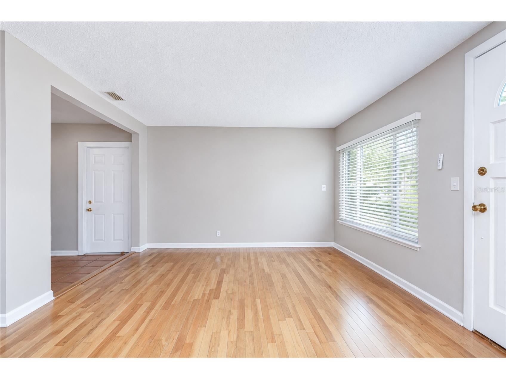 5381 43rd Avenue N Saint Petersburg FL 33709 TB8531855 image4