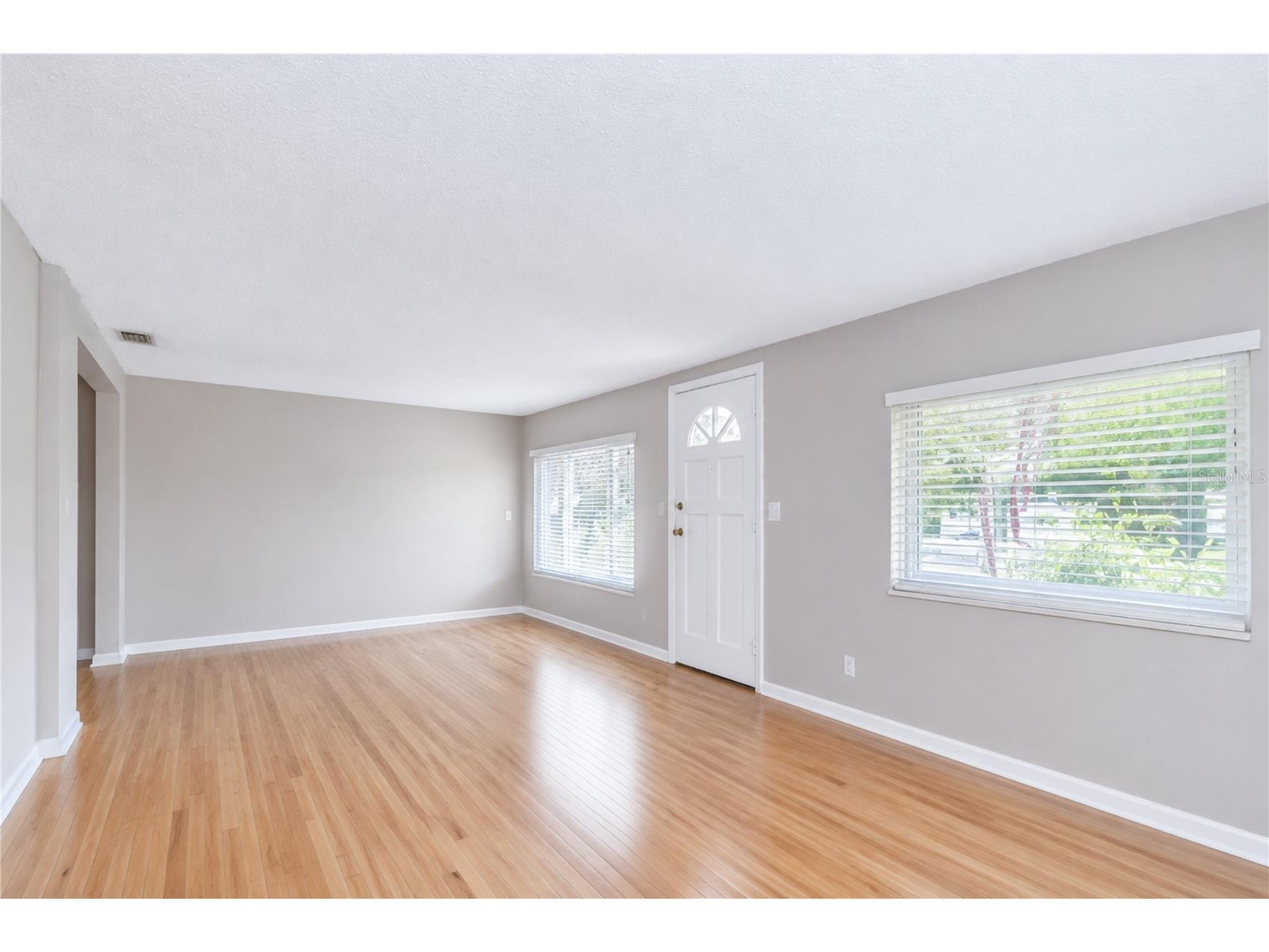 5381 43rd Avenue N Saint Petersburg FL 33709 TB8531855 image5