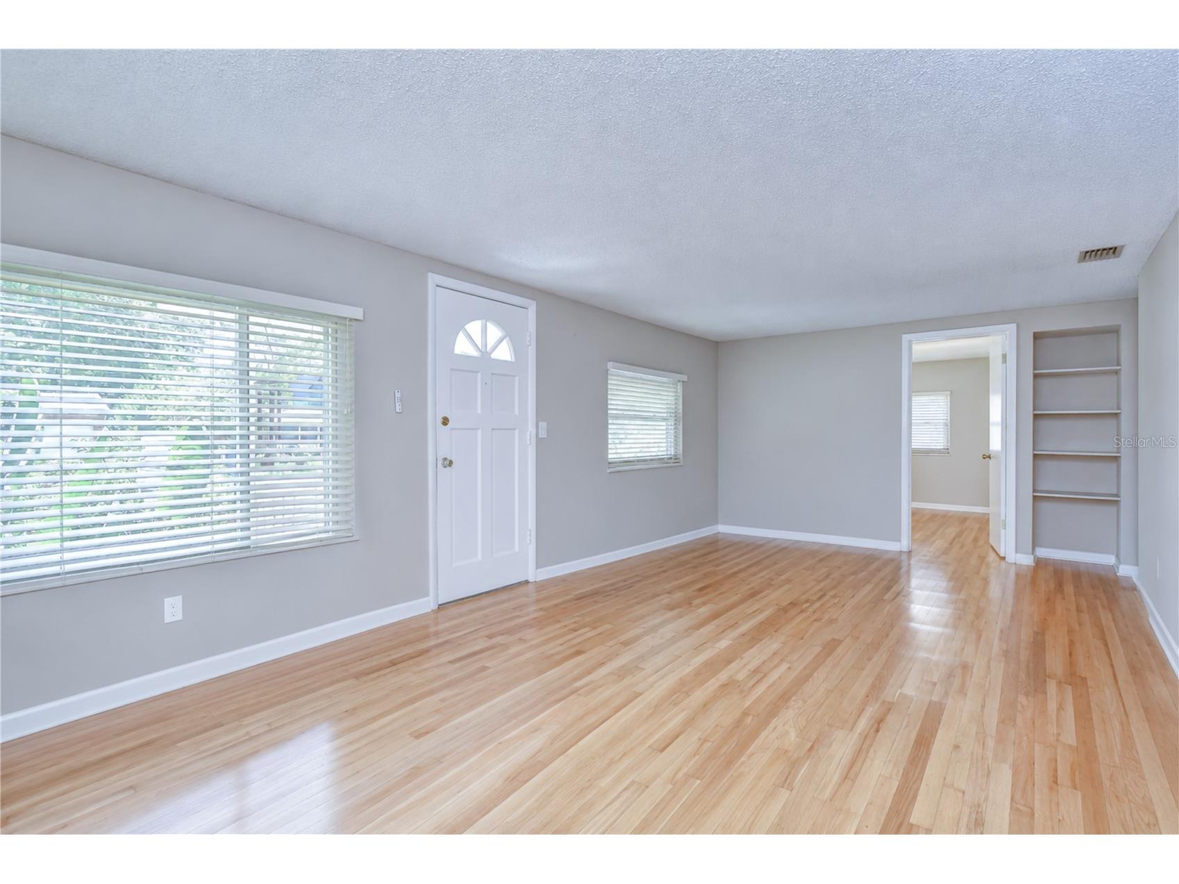 5381 43rd Avenue N Saint Petersburg FL 33709 TB8531855 image6