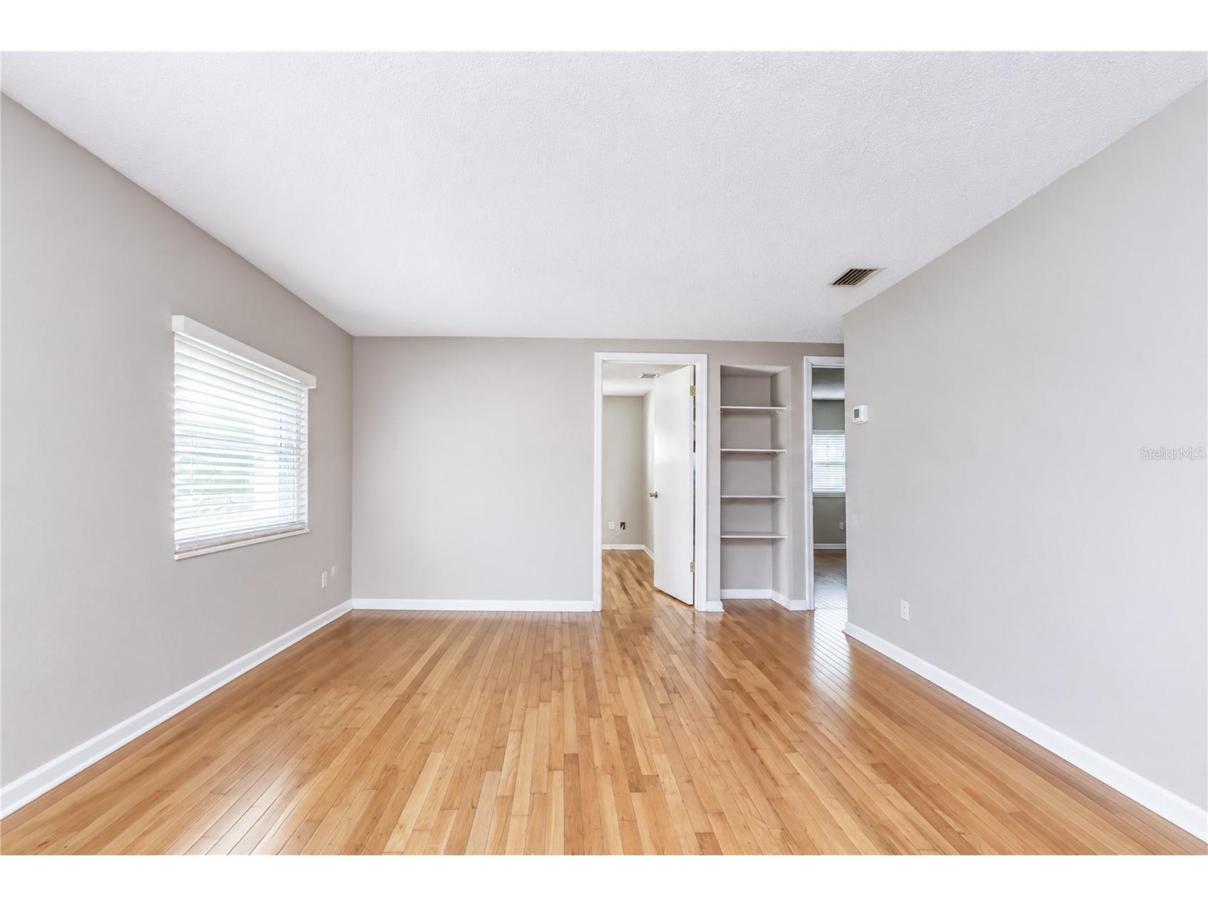 5381 43rd Avenue N Saint Petersburg FL 33709 TB8531855 image7