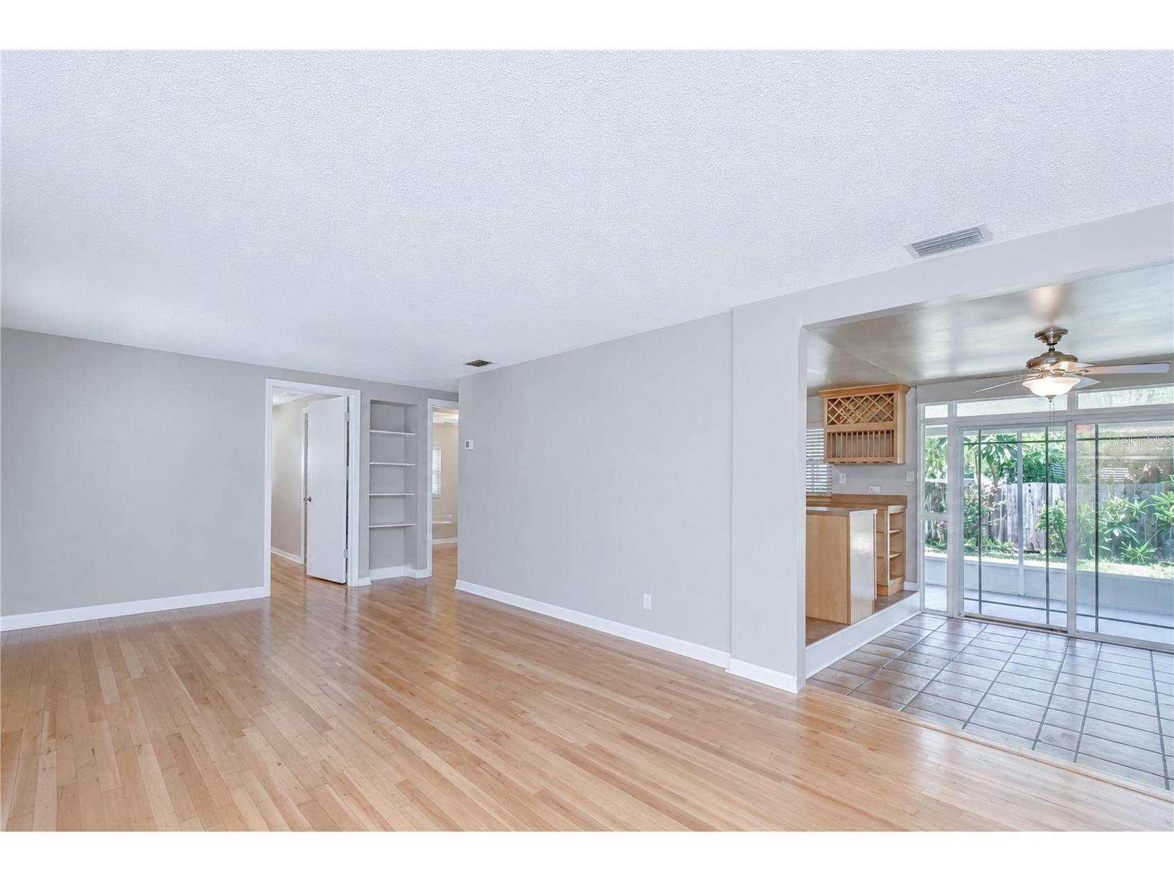 5381 43rd Avenue N Saint Petersburg FL 33709 TB8531855 image9