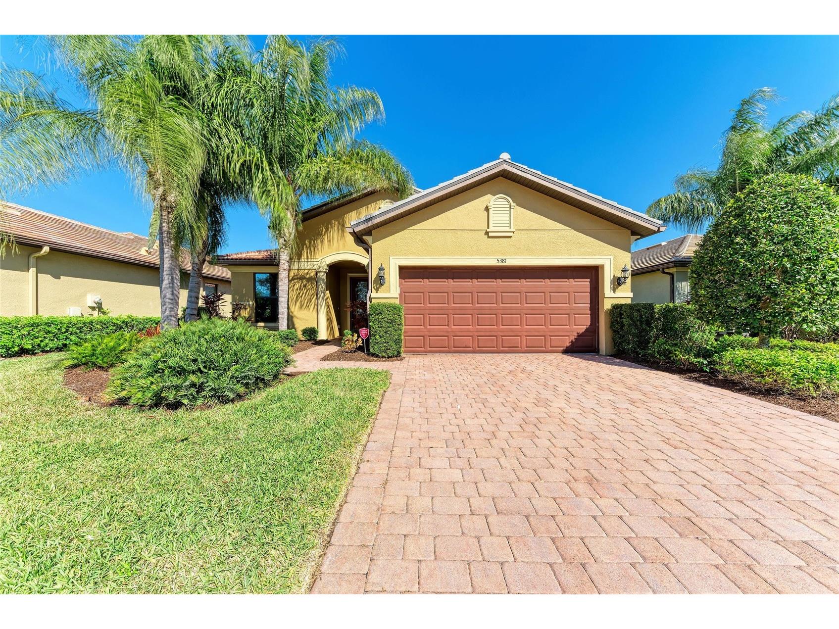 5381 Sundew Drive Sarasota FL 34238 A4679952 image1