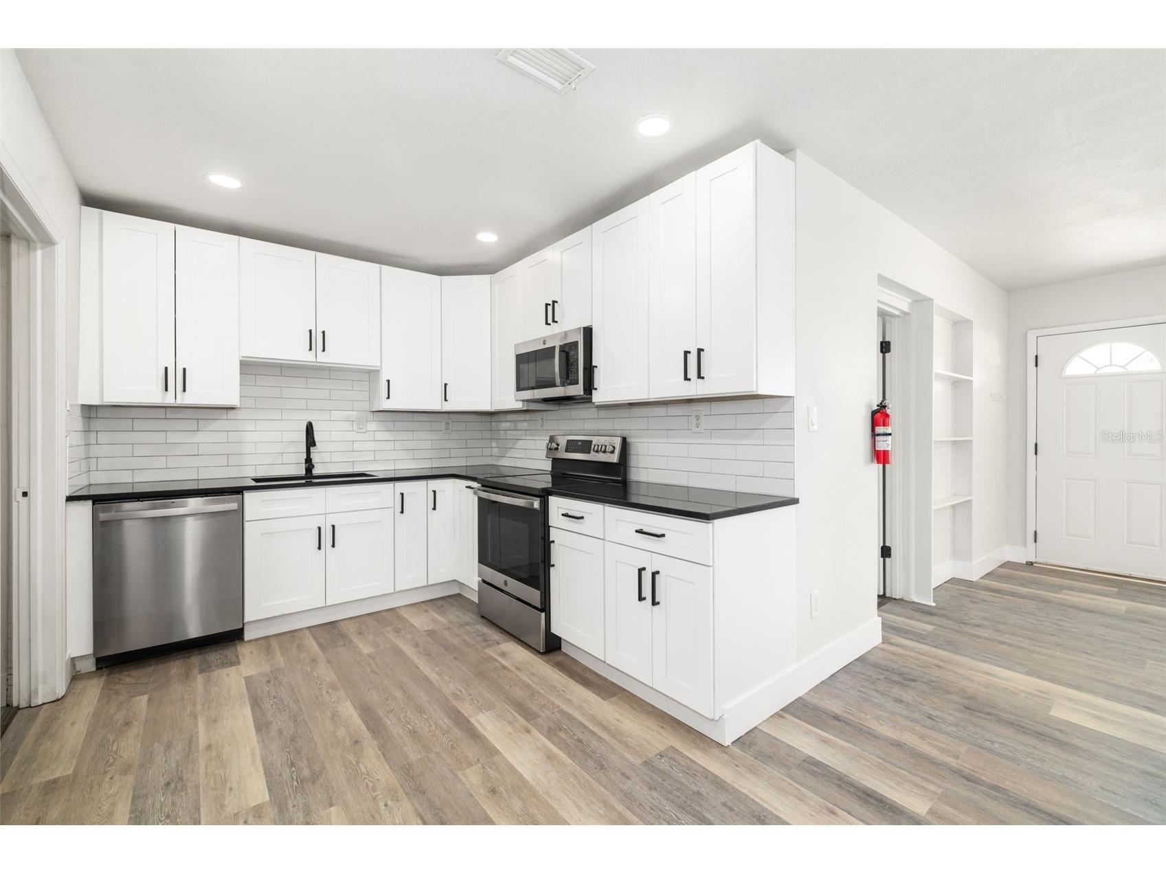 5384 56th Avenue N Saint Petersburg FL 33709 A4694340 image21