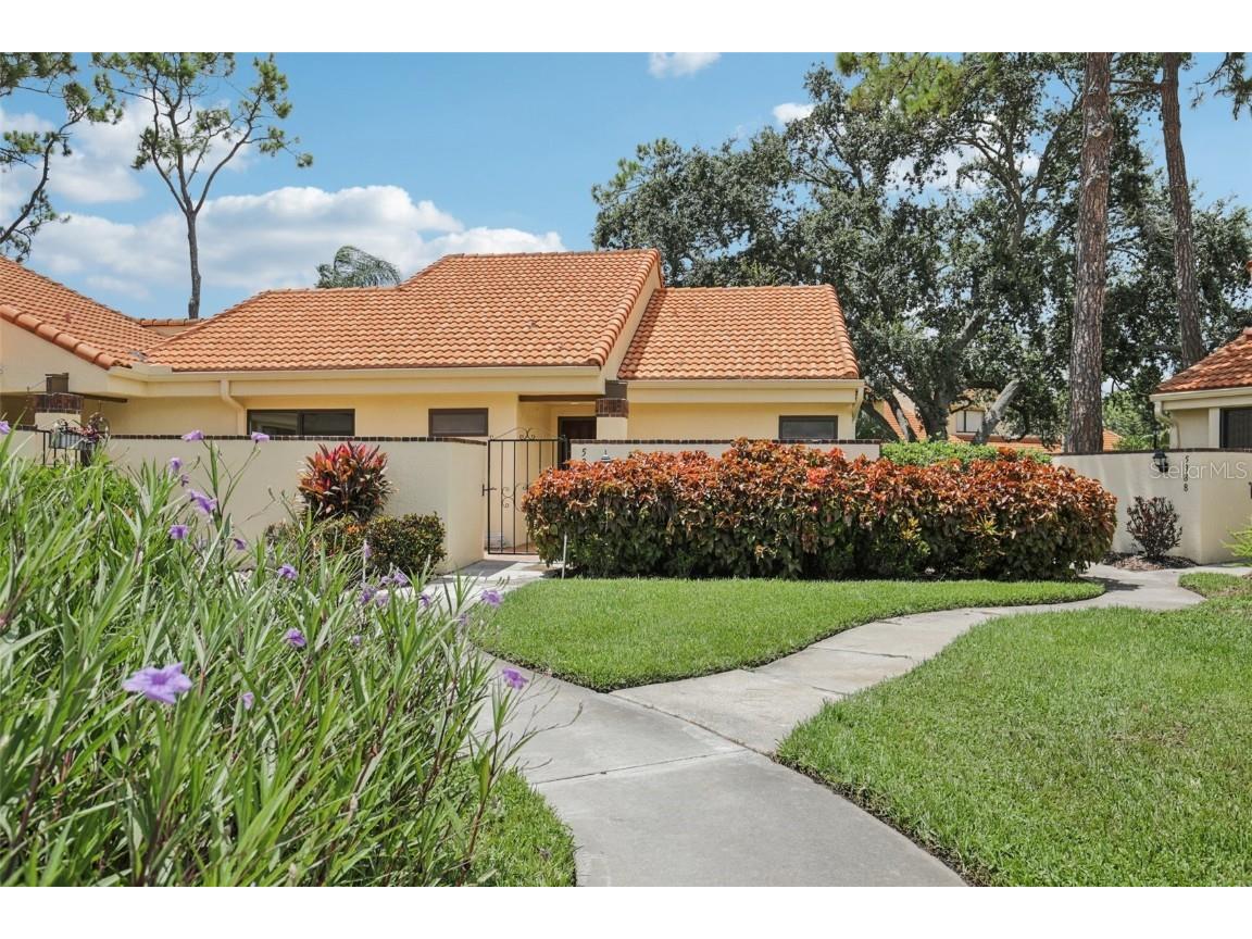 5387 Huntingwood Court #4 Sarasota FL 34235 A4658975 image1