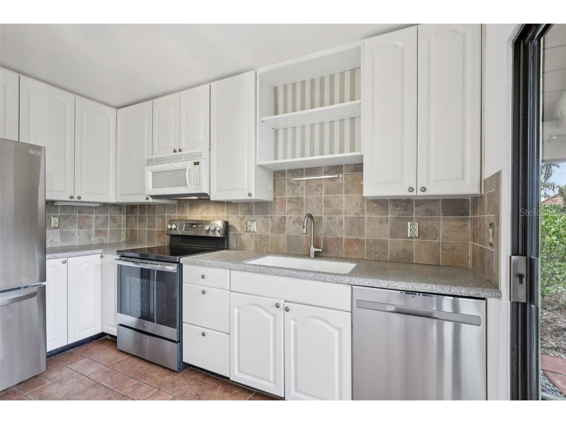 5387 Huntingwood Court #4 Sarasota FL 34235 A4658975 image11