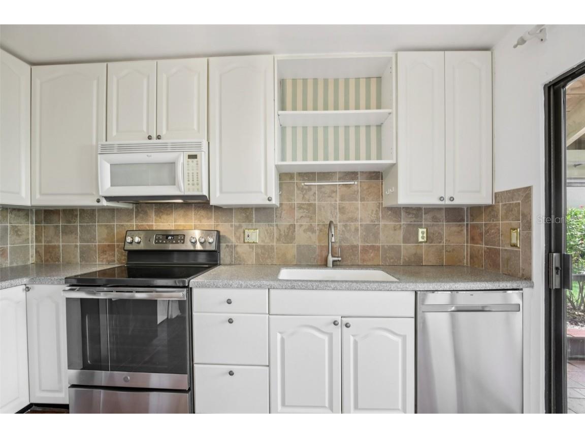 5387 Huntingwood Court #4 Sarasota FL 34235 A4658975 image13