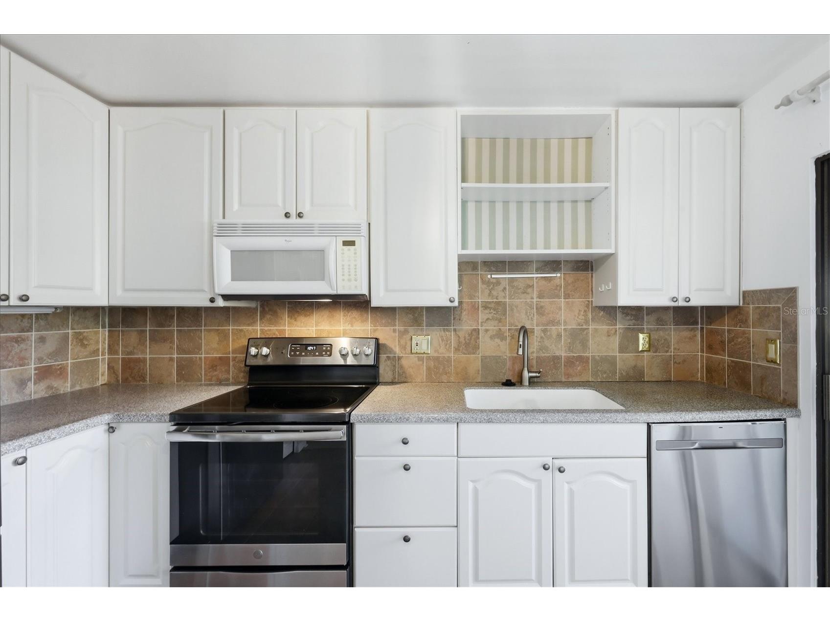 5387 Huntingwood Court #4 Sarasota FL 34235 A4698691 image10