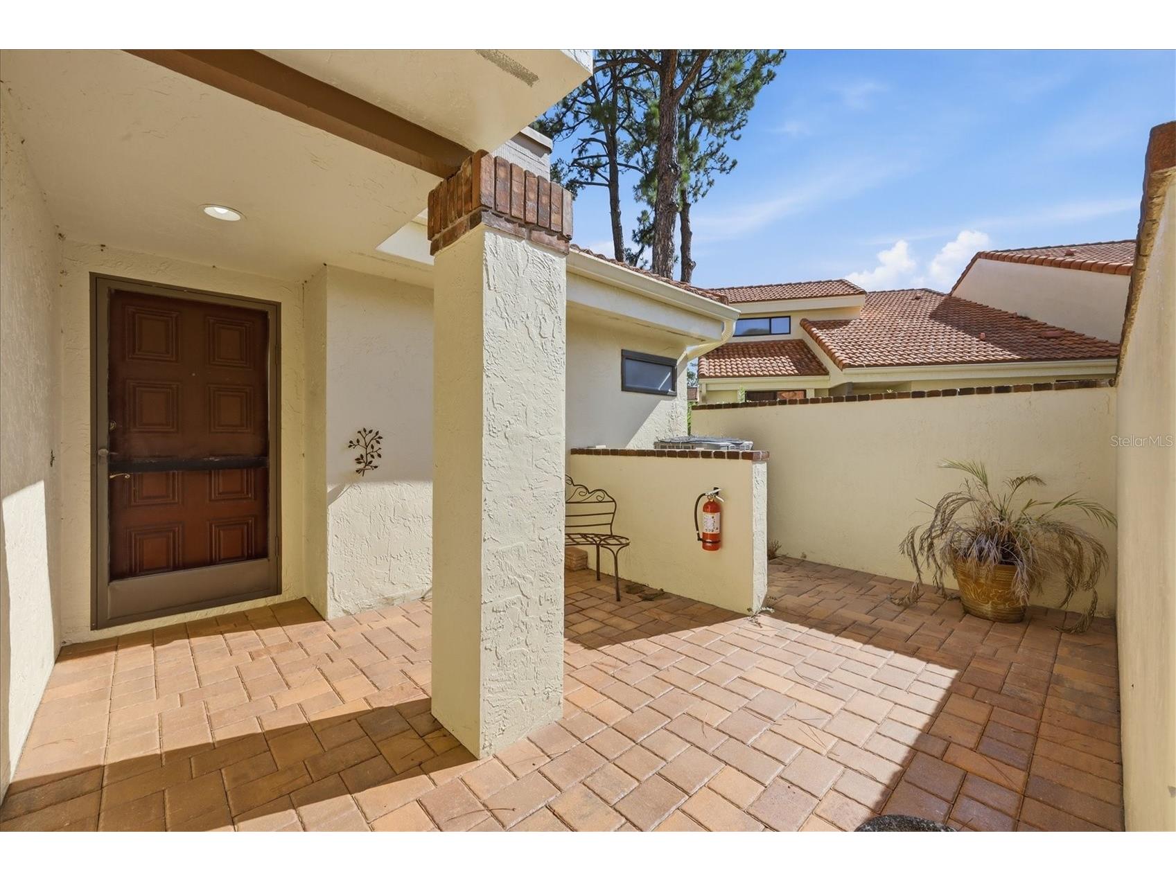 5387 Huntingwood Court #4 Sarasota FL 34235 A4698691 image2