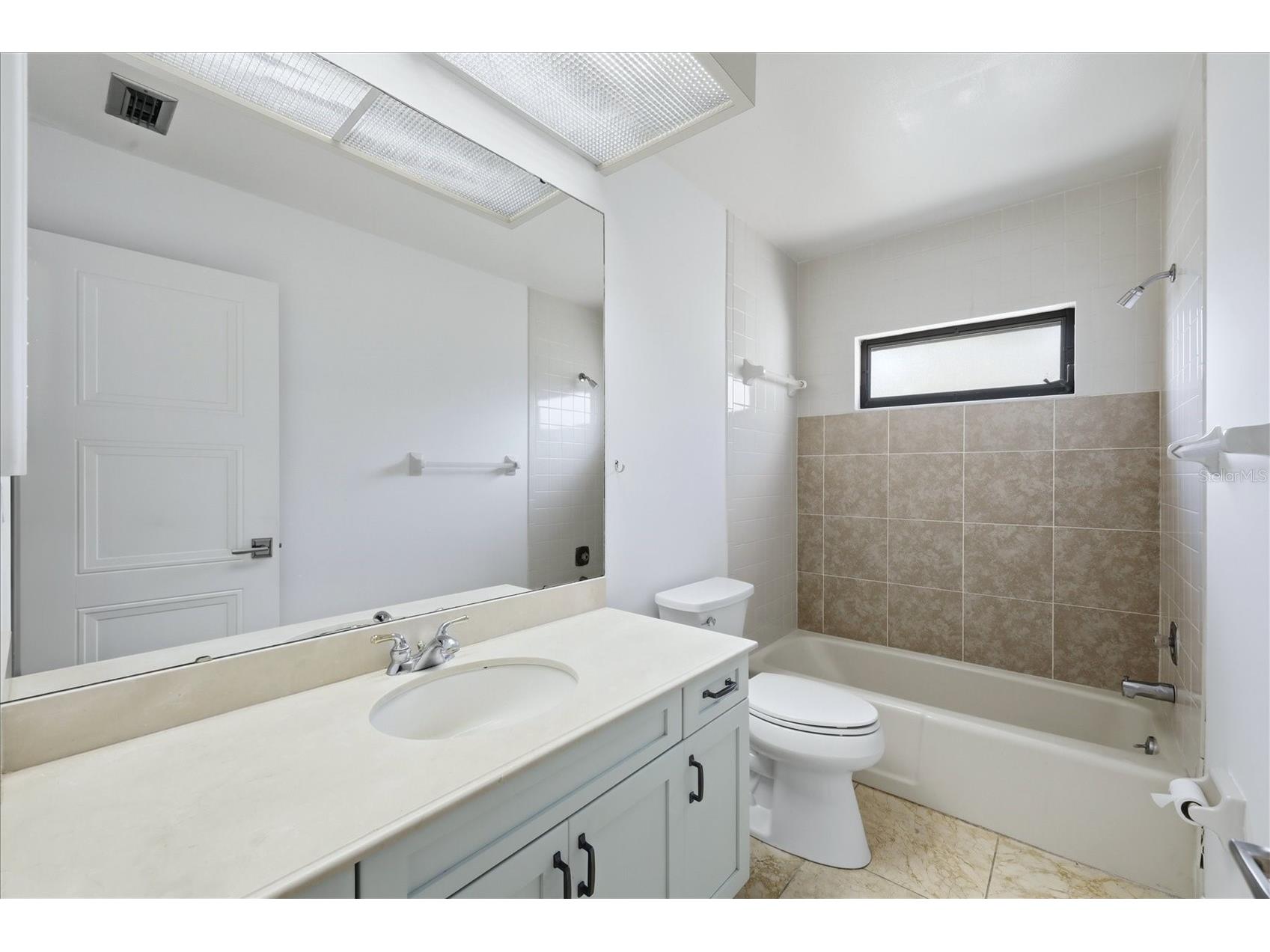 5387 Huntingwood Court #4 Sarasota FL 34235 A4698691 image21