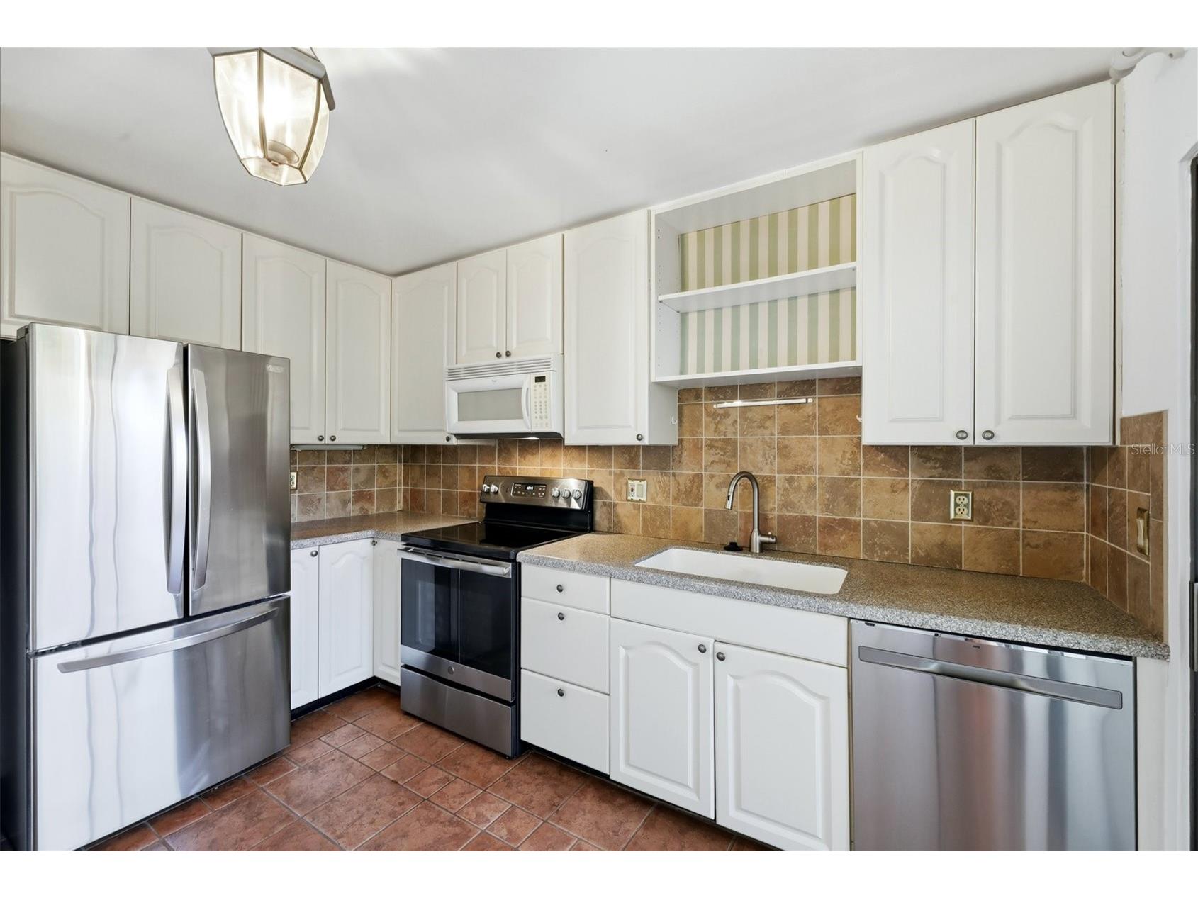 5387 Huntingwood Court #4 Sarasota FL 34235 A4698691 image7
