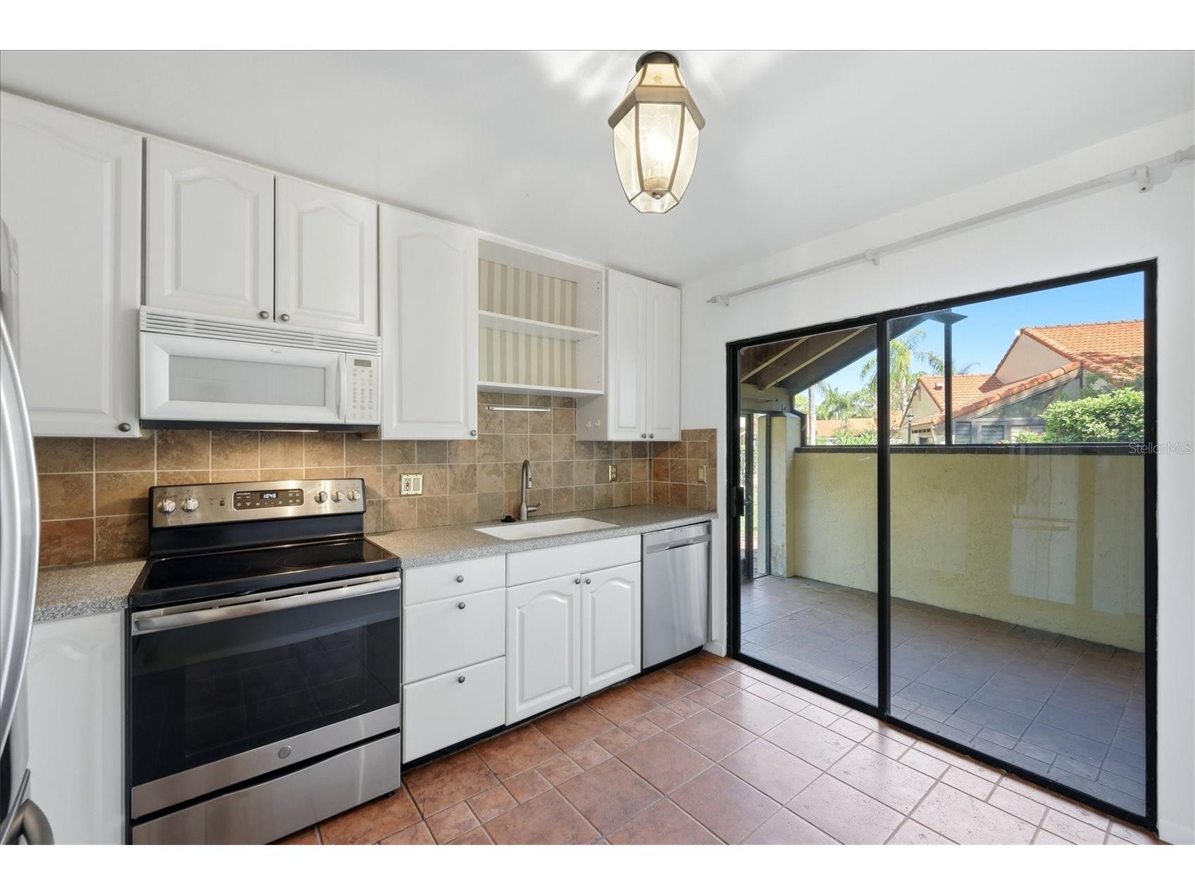 5387 Huntingwood Court #4 Sarasota FL 34235 A4698691 image8