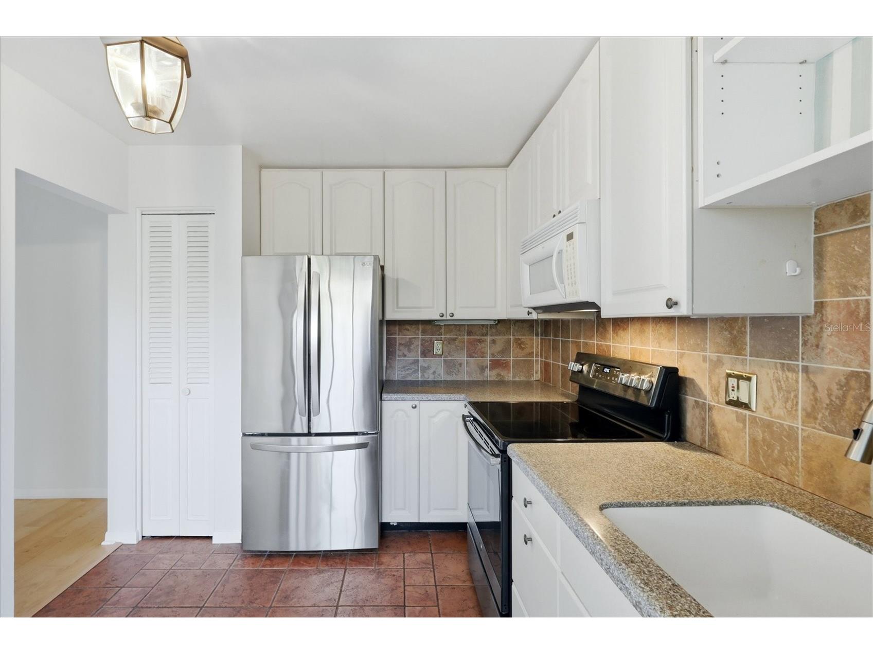 5387 Huntingwood Court #4 Sarasota FL 34235 A4698691 image9