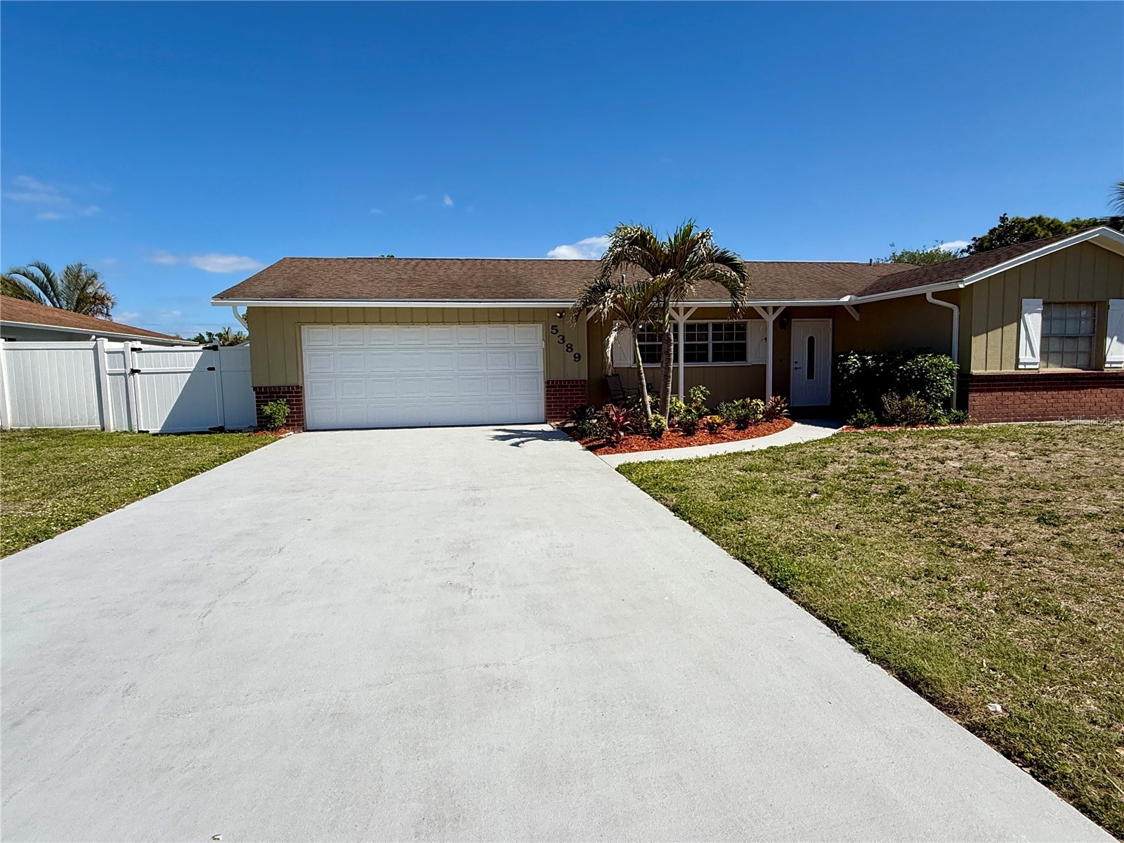 5389 Foxwood Drive Sarasota FL 34232 A4689846 image2