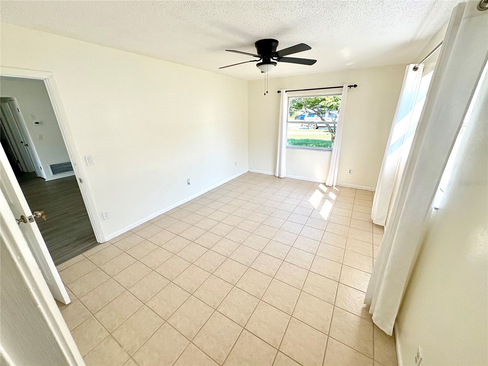 5389 Mariner Boulevard Spring Hill FL 34609 W7884581 image8