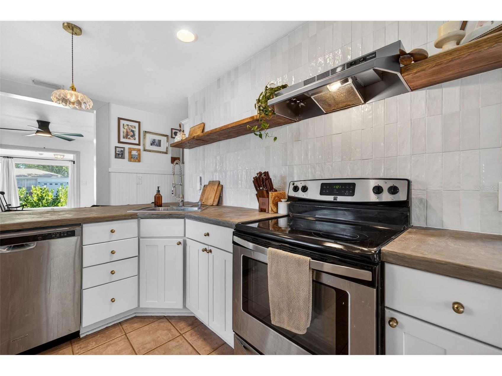 539 36th Avenue N Saint Petersburg FL 33704 TB8509102 image13
