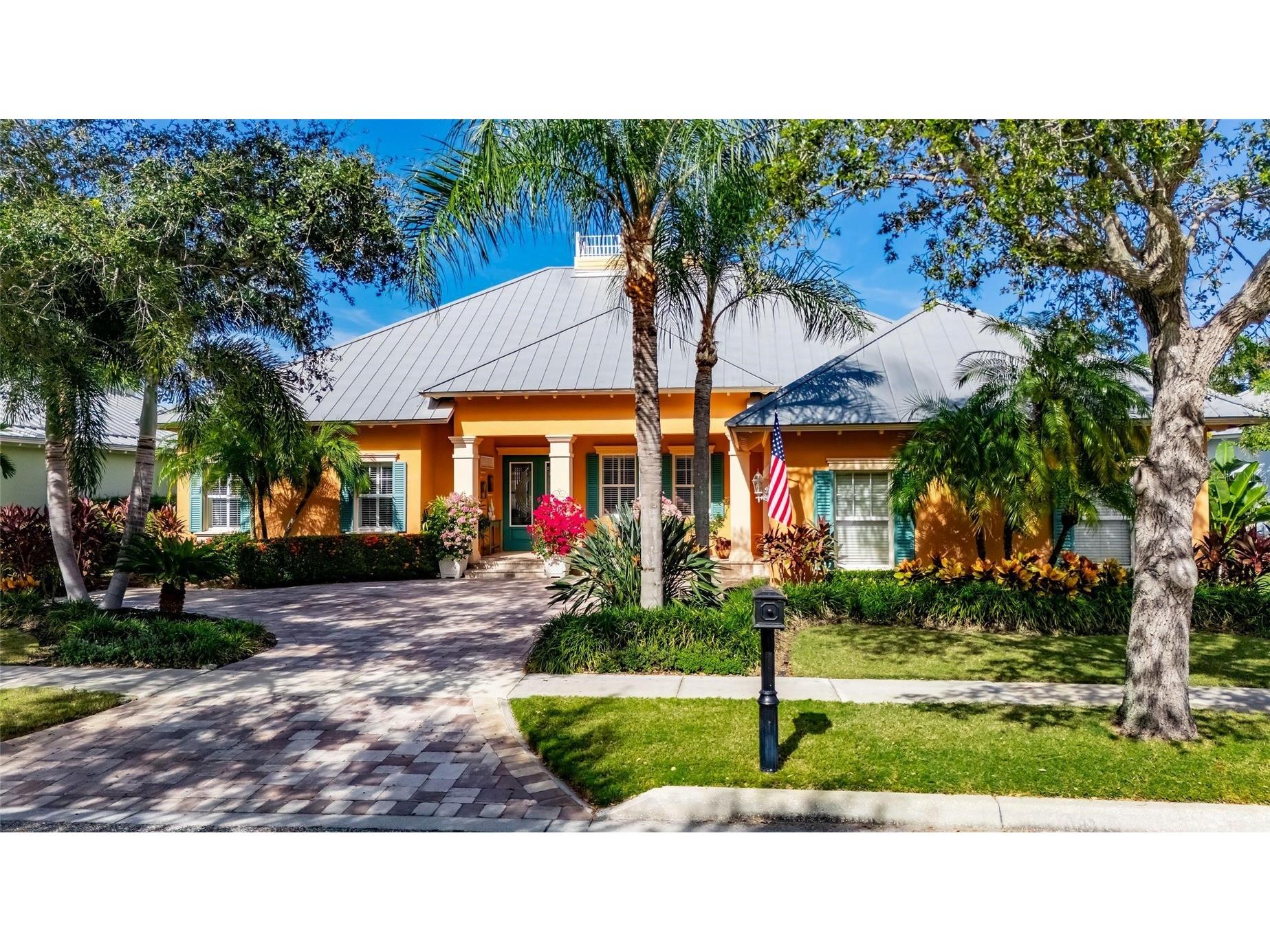 539 Islebay Drive Apollo Beach FL 33572 - BISCAYNE CANAL TB8448327 image1