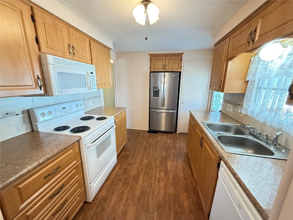 539 Mount Piney Avenue NE #689 Saint Petersburg FL 33702 - TAMPA BAY TB8454370 image3