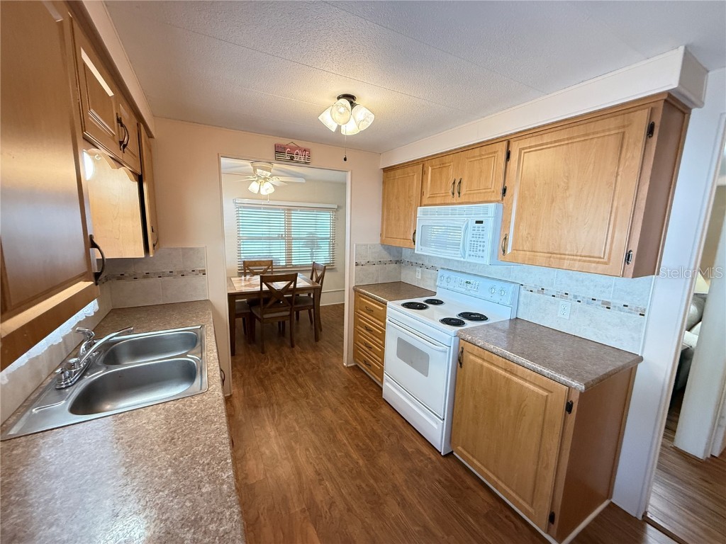 539 Mount Piney Avenue NE #689 Saint Petersburg FL 33702 - TAMPA BAY TB8454370 image4