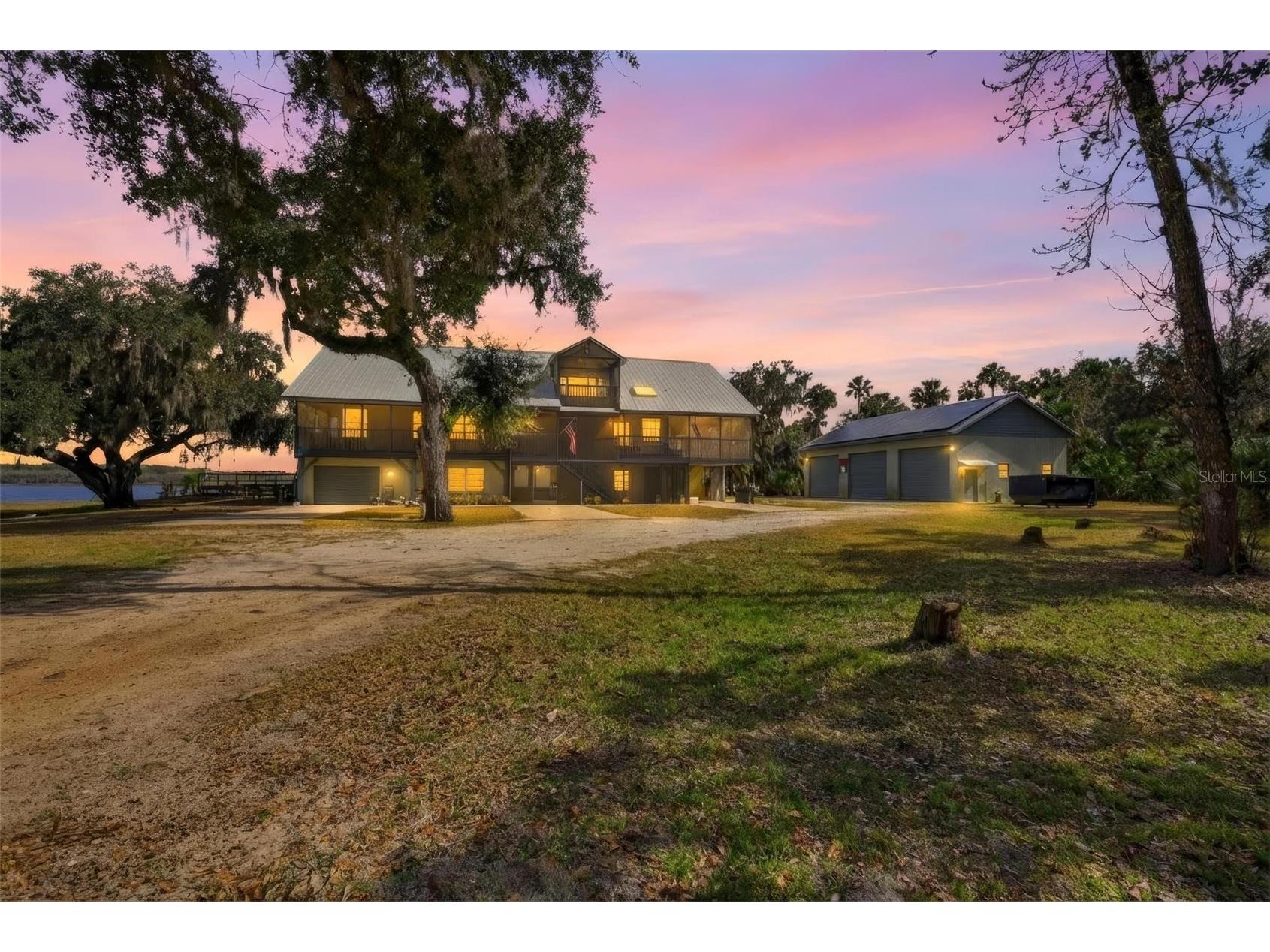 539 Tabatha Drive Osteen FL 32764 - MUD LAKE/ST JOH'S RIVER V4947521 image1