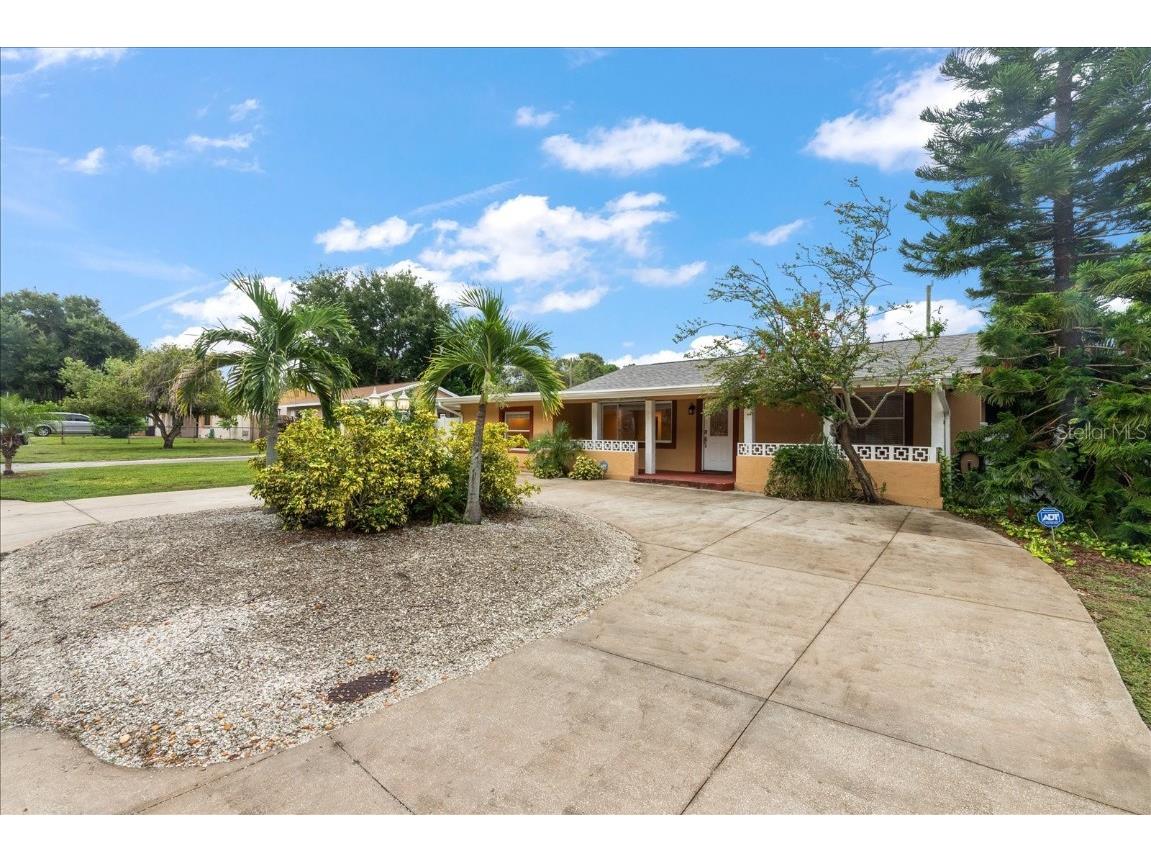 5390 48th Avenue N Saint Petersburg FL 33709 TB8416666 image2