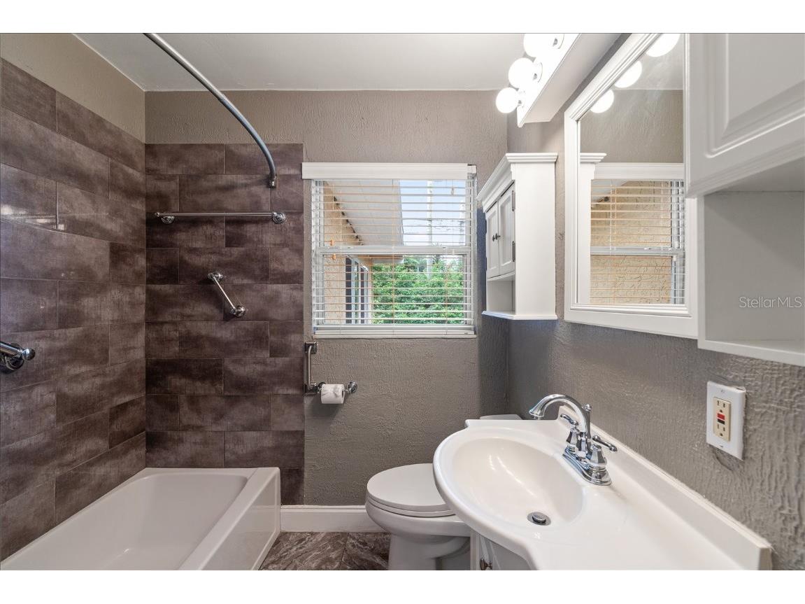 5390 48th Avenue N Saint Petersburg FL 33709 TB8416666 image23