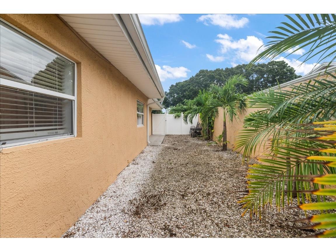 5390 48th Avenue N Saint Petersburg FL 33709 TB8416666 image30