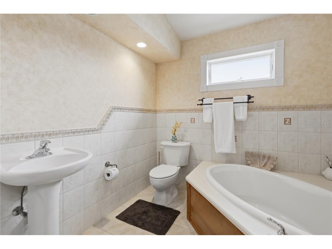 5390 Gulf Drive Holmes Beach FL 34217 A4673790 image28