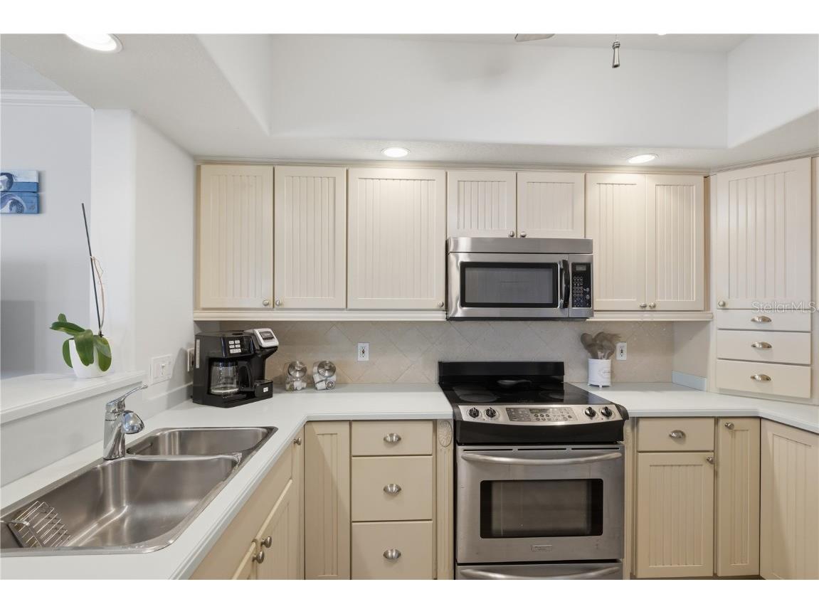 5390 Gulf Drive Holmes Beach FL 34217 A4673790 image8