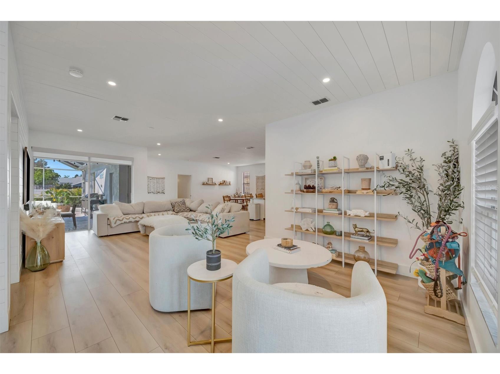 5390 Matthew Court Sarasota FL 34231 A4677352 image11