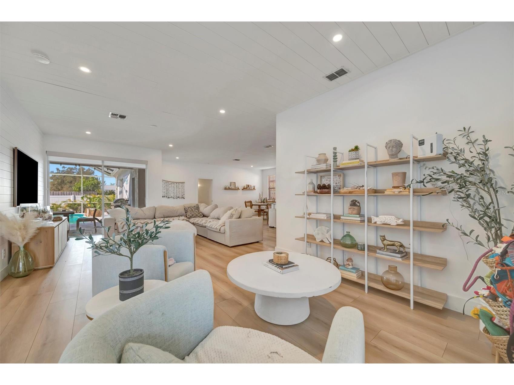 5390 Matthew Court Sarasota FL 34231 A4677352 image16