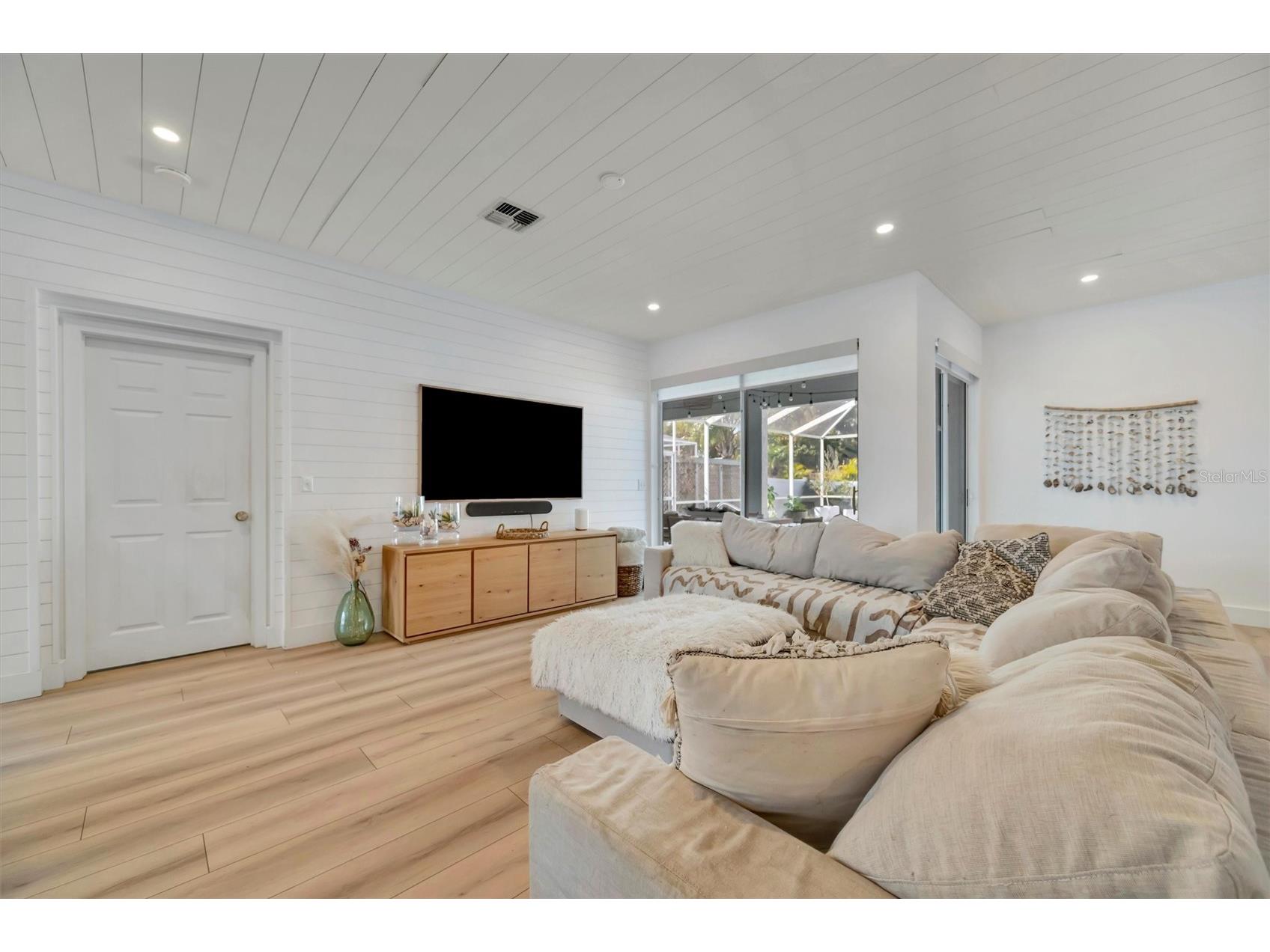 5390 Matthew Court Sarasota FL 34231 A4677352 image20