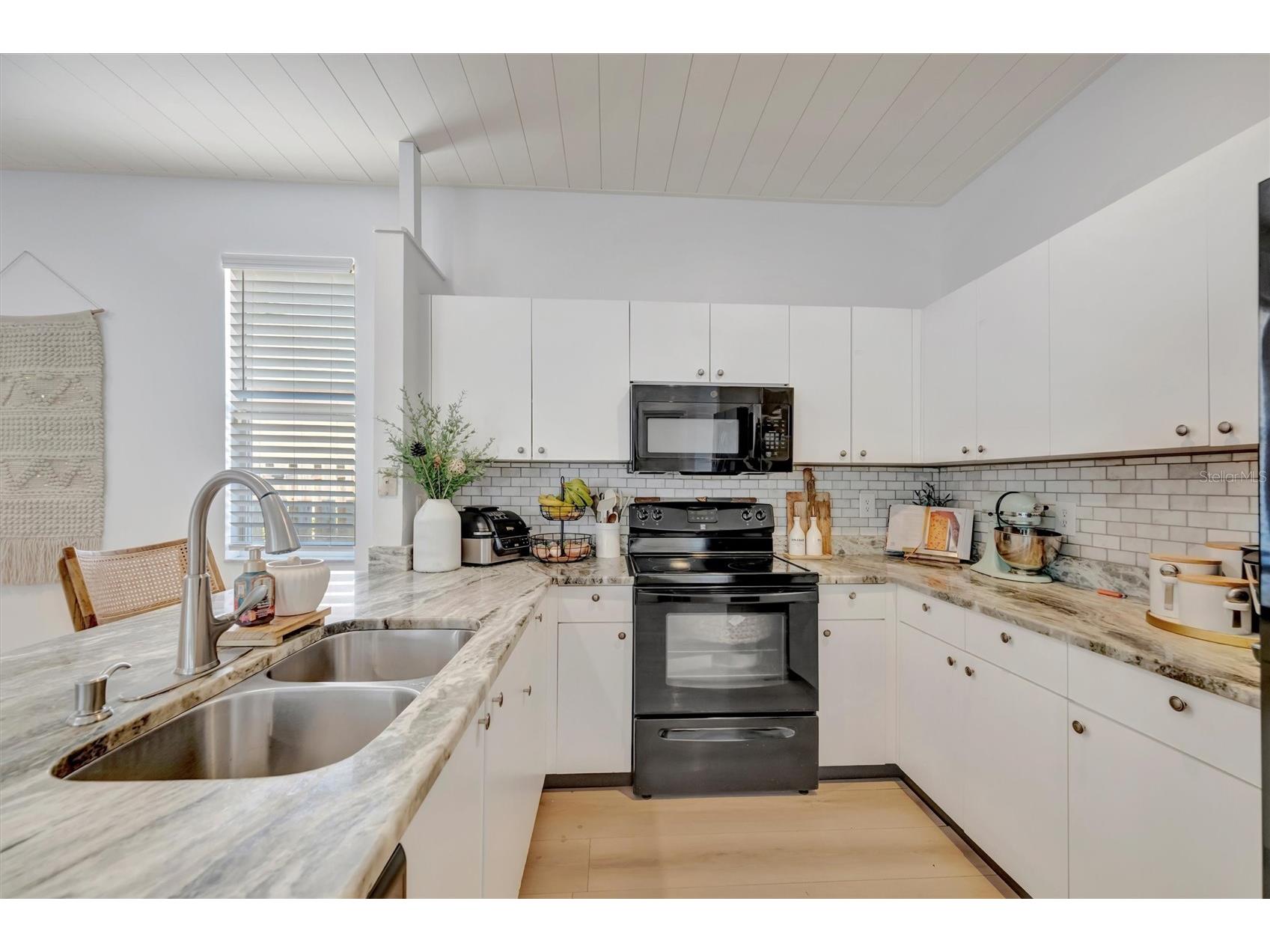 5390 Matthew Court Sarasota FL 34231 A4677352 image28