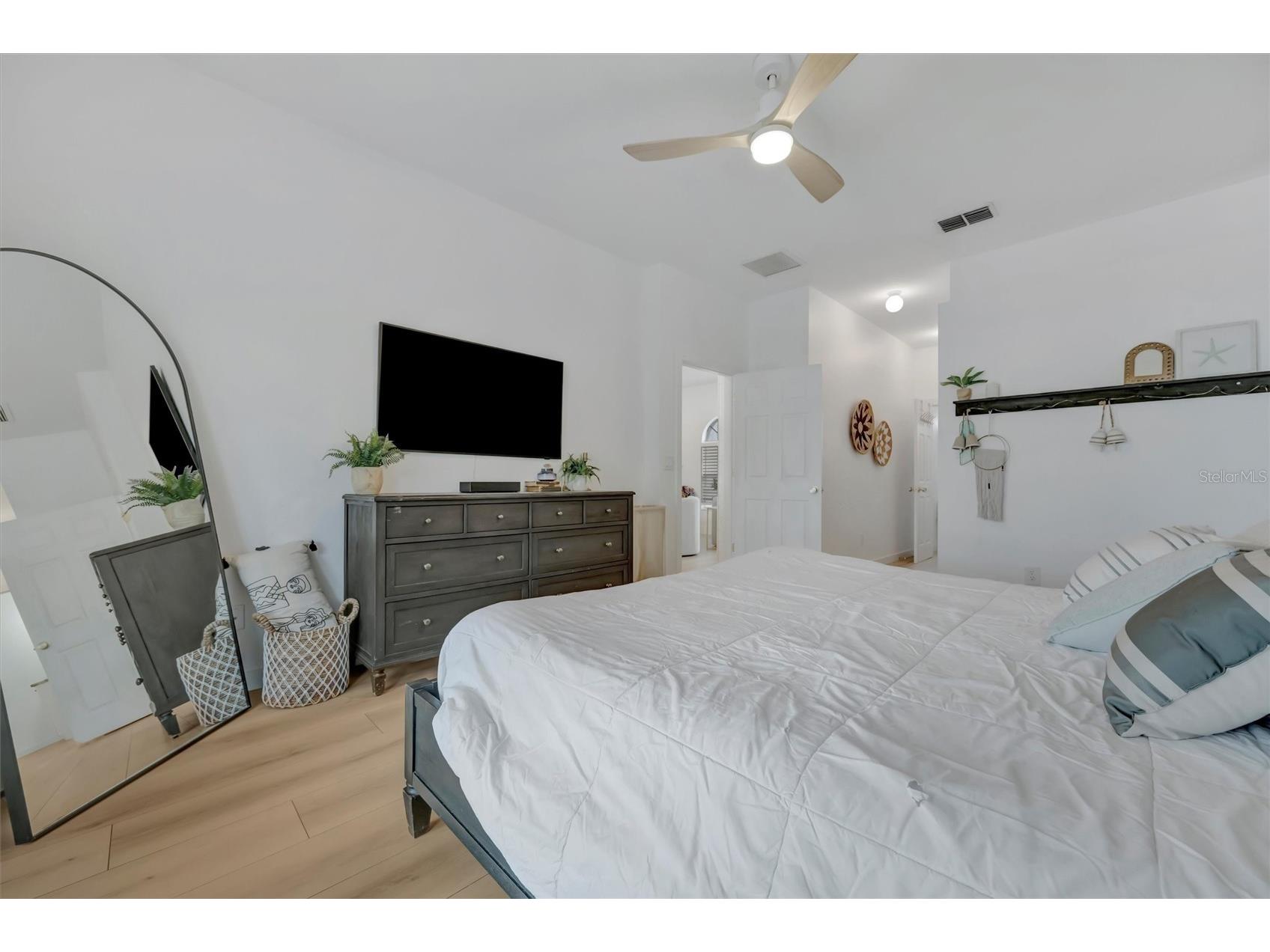 5390 Matthew Court Sarasota FL 34231 A4677352 image36