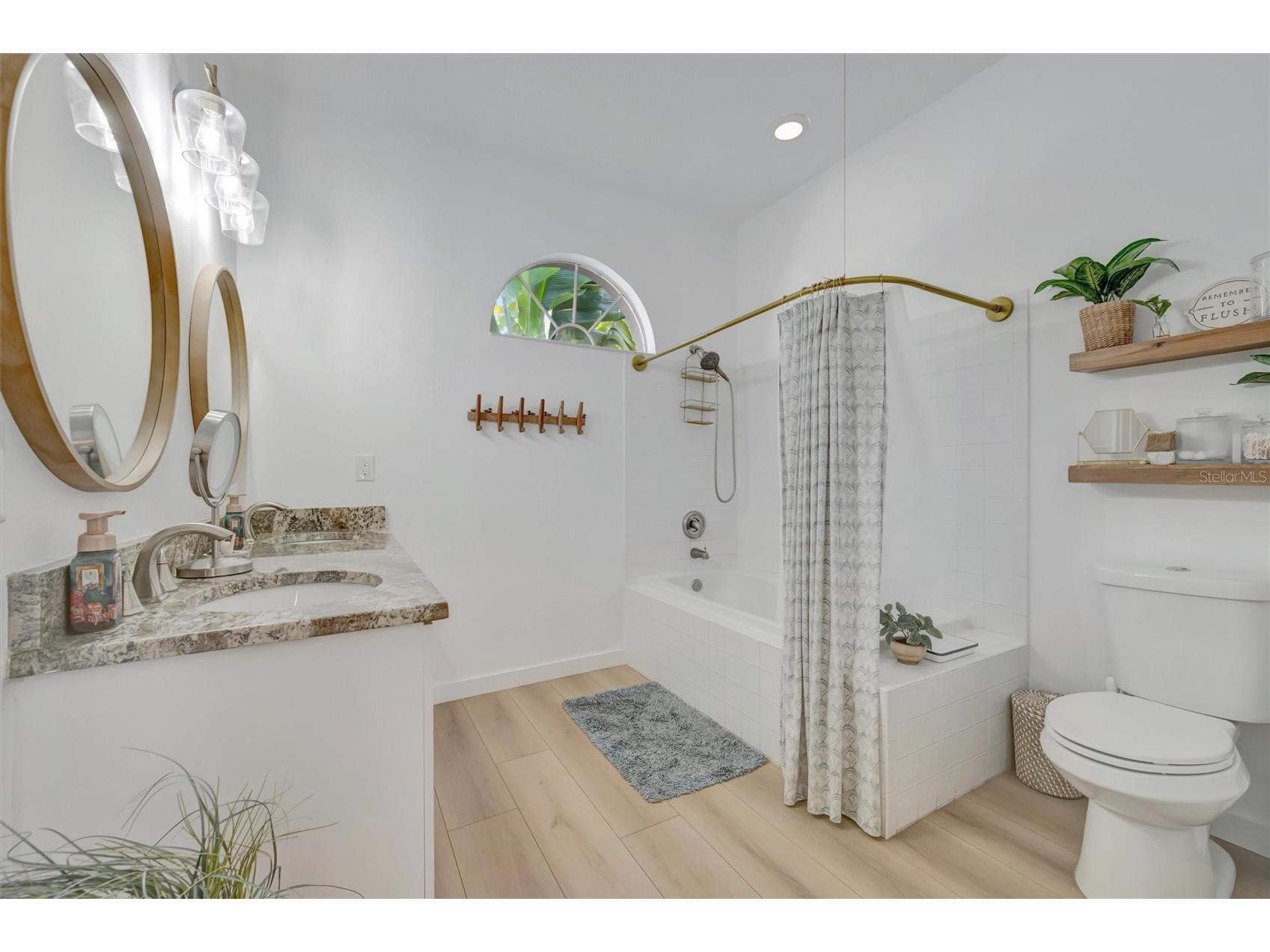 5390 Matthew Court Sarasota FL 34231 A4677352 image37