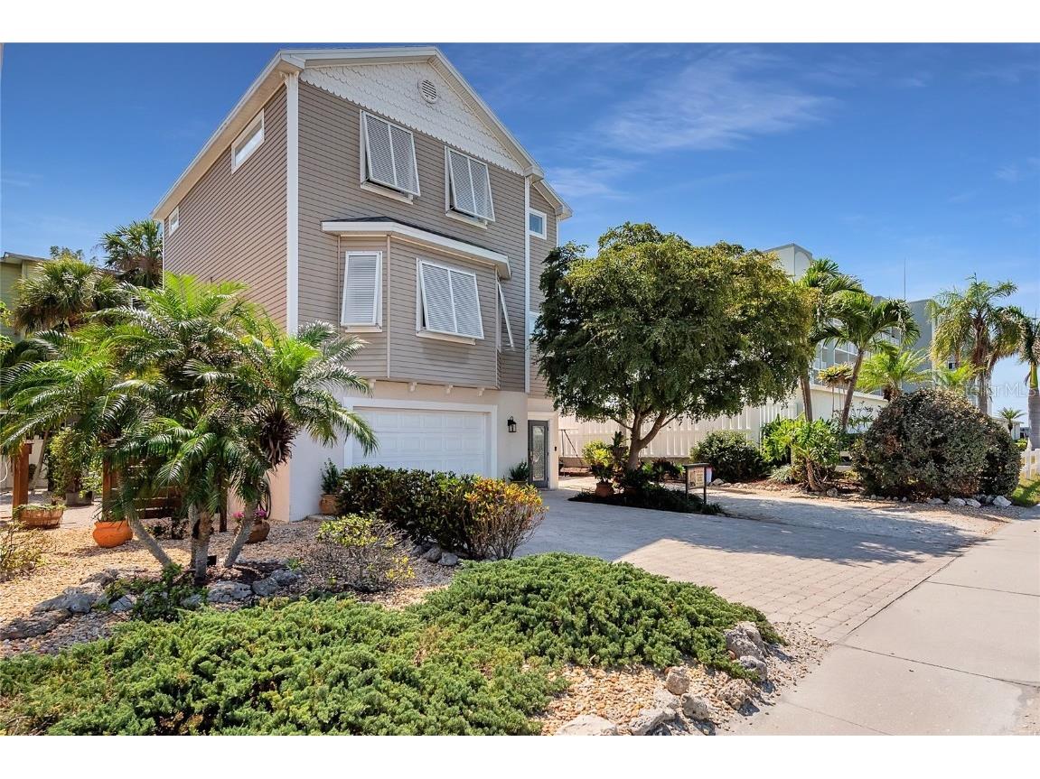 5392 Gulf Drive Holmes Beach FL 34217 A4632833 image1