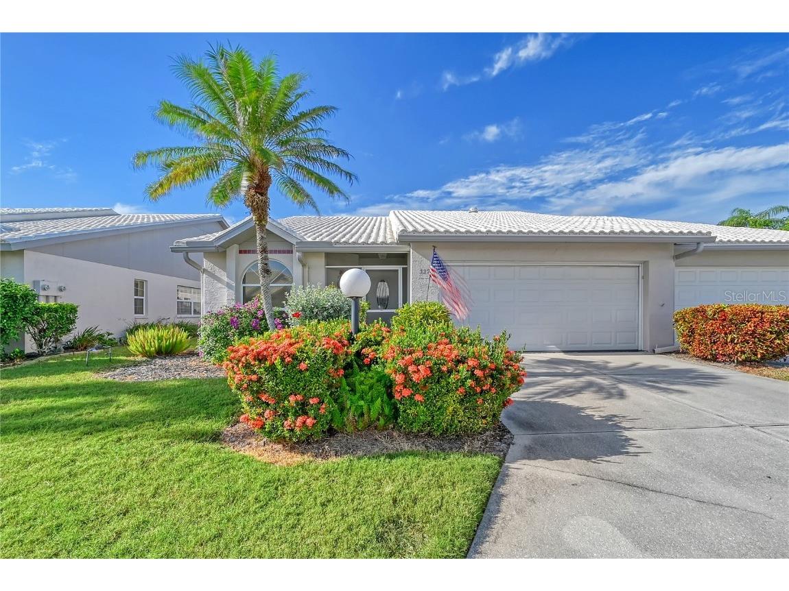 5395 Christie Ann Place #9 Sarasota FL 34233 A4628688 image1